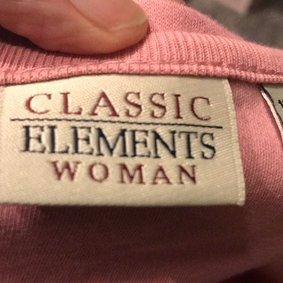 3 for $18 Pink embroidered top 16/18W - Picture 5 of 6